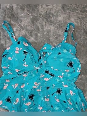 Torrid Flamingo Swim Top Size 2 turquoise aqua pink